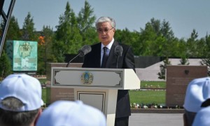 Жұртымыз алапат аштықтан қынадай қырылды, көп адам жан  сауғалап, шетел асып кетуге мәжбүр болды – Тоқаев