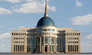 Президент мемлекет және қоғам қайраткері Мұрат Әуезовтің отбасы мен жақындарына көңіл айтты