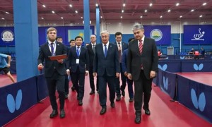 Президент Өскемендегі Үстел теннисі орталығын аралап, балаларға автобус сыйлады