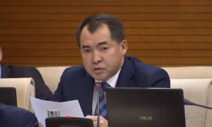 Депутат қаңтар көтерілісінде жеке ұшақтармен қашқан олигархтар туралы айтты