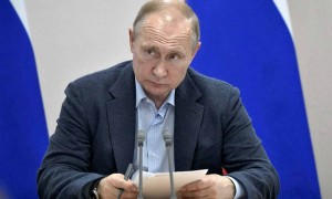 “Уақыты келгенде лайықты адамды атаймын”: Путин биліктен қашан кететіні туралы