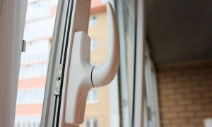 Теміртауда төрт жасар бала терезеден құлап кетті
