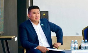 ПРЕЗИДЕНТТІҢ ЖҰМЫСЫНДА ҚАТЕЛІК БОЛУЫ МҮМКІН ЕМЕС – ЕЛНҰР БЕЙСЕНБАЕВ (ВИДЕО)