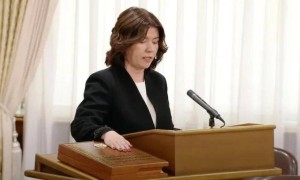 Премьер-министр Жұлдыз Сүлейменованың антын тыңдамай шығып кетті (ВИДЕО)