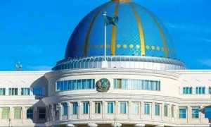 Қасым-Жомарт Тоқаев мектеп мұғалімі Татьяна Белоусованы құттықтады