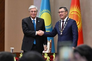 Президент Садыр Жапаровты «Алтын Қыран» орденімен марапаттады
