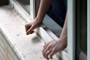 Сегізінші қабаттан құлаған. Ақтауда әйел адамның мәйіті табылды