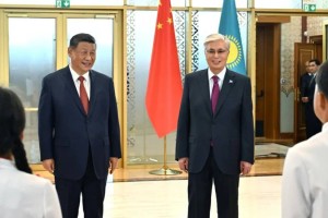 Президент Си Цзиньпинді Астана әуежайынан қарсы алды