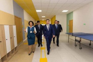 Олжас Бектенов Қостанай облысындағы білім беру нысандарына барды