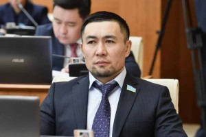 «Отқа май құю шариғатқа қарсы»: Ардақ Назаров қазақтың ырымын қолдамайтынын айтты (ВИДЕО)