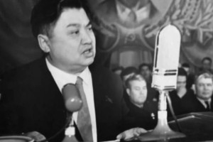 Жұмабек Тәшенев: Өзің үшін кумир қалай жасауға болады?