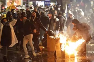 Стамбулда жүз мыңдаған адам шеруге шықты