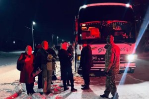 Жолаушылары бар бес автобус Абай облысындағы тас жолда тұрып қалды