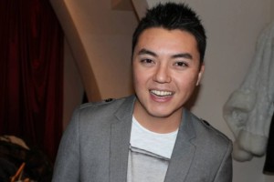 Әнші Алмас Кішкенбаев полицияға жеткізілді