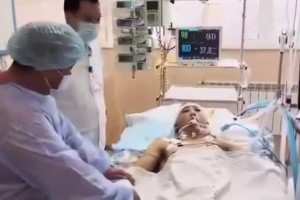 Ақтауда ұшақ апатынан зардап шеккен жолаушы комадан оянып, ағасын таныды (ВИДЕО)