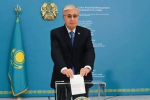 Қасым-Жомарт Тоқаев АЭС бойынша референдумда дауыс берді