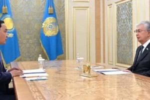 Президент Жамбыл облысының әкімі Ербол Қарашөкеевті қабылдады