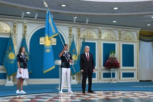 Президент Олимпиадаға қатысатын Қазақстан құрамасының мүшелеріне Мемлекеттік туды тапсырды