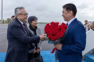 Моңғолия Президенті ШЫҰ саммитіне қатысу үшін Астанаға ұшып келді