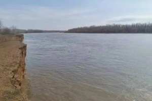 Батыс Қазақстанда Жайық өзеніндегі су деңгейі Тайпақ ауылында қауіпті деңгейге көтерілді