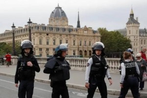 Франция Мәскеудегі терактіден кейін лаңкестік қауіптің жоғары деңгейін енгізді