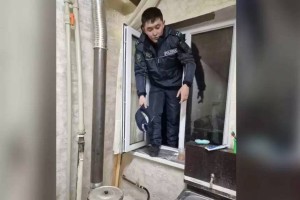 Таразда полиция инспекторы иіс тиіп, ес-түссіз жатқан бір үйдің 5 адамын құтқарып қалды