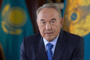 Назарбаевтың мемлекет негізін қалаудағы мәртебесі туралы норма бұрыннан бар – Қошанов