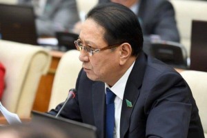 Депутат валюта нарығына қатысты: Адамдар үнемі девальвацияны күтумен өмір сүреді