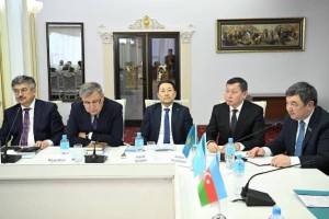 Дархан Қыдырәлінің үш бірдей кітабы жарық көрді