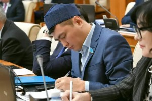 Оқушылардың ChatGPT-ді пайдалануын шектеу керек — депутат