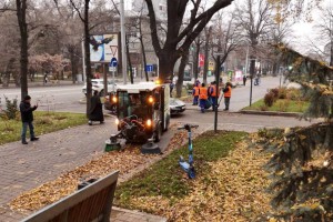 Алматыда аулалар мен көшелерді нашар тазалаған мердігерлерге айыппұл салынады