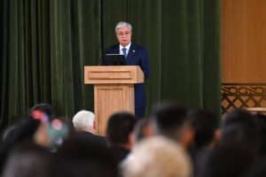 Президент жас ғалымдарға пәтер сертфикаттарын табыстады
