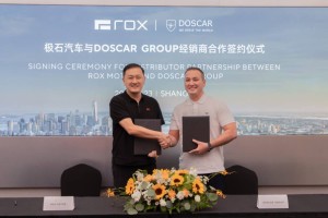DOSCAR компаниялар тобы ROX MOTOR премиум жол талғамайтын көлік өндірушісімен эксклюзивті Дистрибьюторлық келісімге қол қойды
