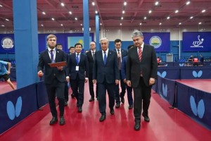 Президент Өскемендегі Үстел теннисі орталығын аралап, балаларға автобус сыйлады