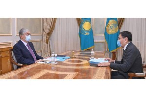 Қасым-Жомарт Тоқаев Алматы қаласының әкімі Ерболат Досаевты қабылдады