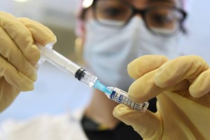 Диспансерлік есепте тұрған науқастар вакцина алуы керек пе?