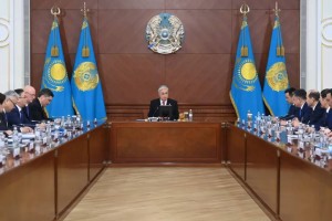 Президент шенеуніктерді «Шаш ал десе, бас алмауға» шақырды