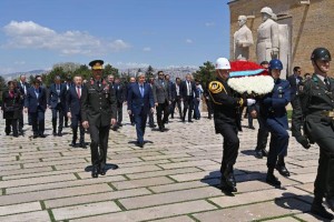 Қасым-Жомарт Тоқаев Ататүрік кесенесіне гүл шоғын қойды