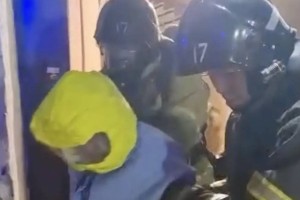 Астанада көпқабатты үйде үш адам кішкентай баласымен бірге өртеніп кете жаздады
