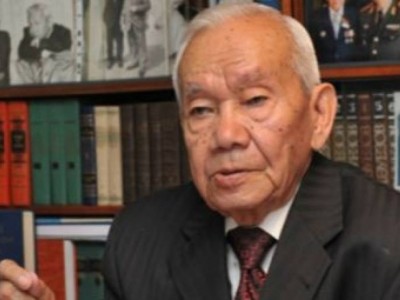 «Бұл маған келген кезде қыз емес болатын, бүгін сен қойнына жатып шық»