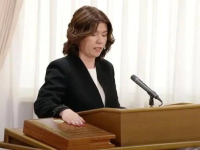 Премьер-министр Жұлдыз Сүлейменованың антын тыңдамай шығып кетті (ВИДЕО)