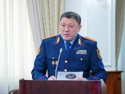 Ішкі істер министрі депутаттарға: Көңіл көтеру орындарына өздеріңіз де баратын шығарсыздар...