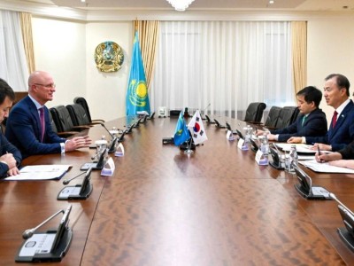 Роман Скляр Корея Республикасының Қазақстандағы Елшісі Чжо Тэ-икпен кездесті