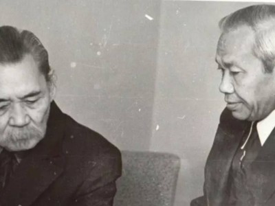 Бауыржан Момышұлы туралы «Ақиқат пен аңыз» роман-диалогының жазылу тарихы