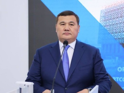 «Әр мектеп 30 лайк бассын». Нәлібаев өзін мақтаған постқа байланысты пікір білдірді (ВИДЕО)