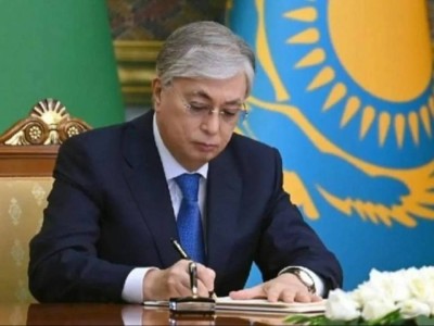 Президент банк және қаржы нарығын реттеу туралы екі заңға қол қойды