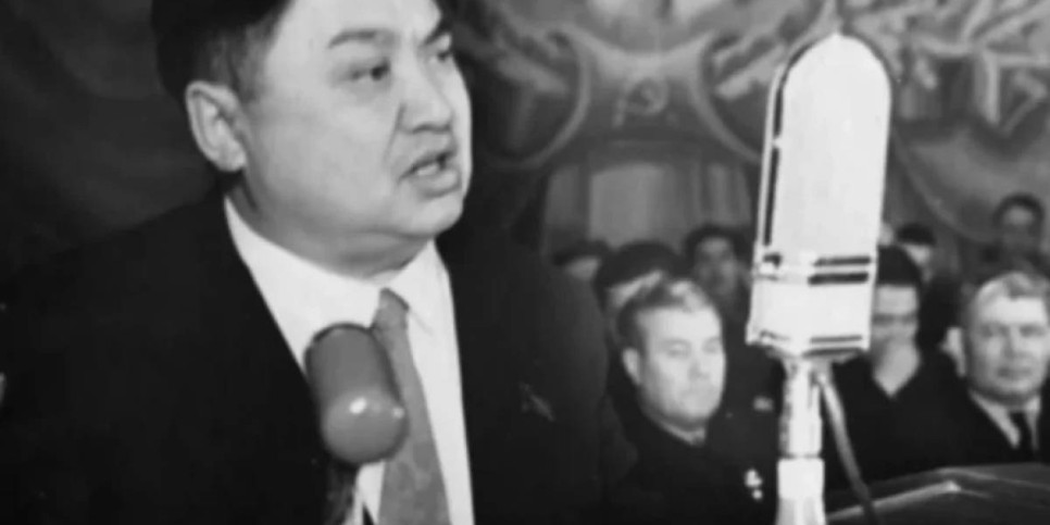 Жұмабек Тәшенев: Өзің үшін кумир қалай жасауға болады?