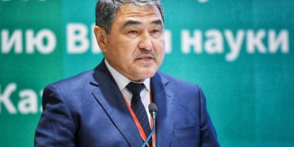 Нұржігітов Қарашөкеевті сынаған постқа неге лайк басқанын түсіндірді (ВИДЕО)