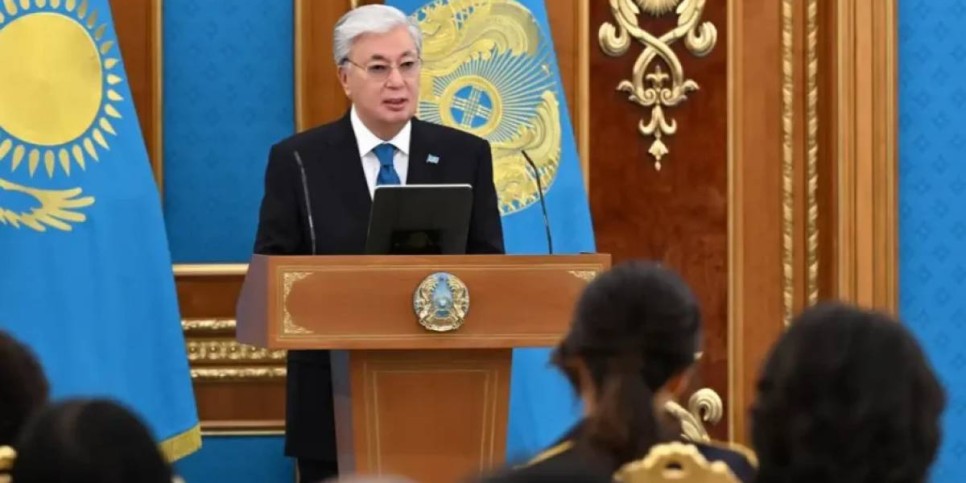 Президент аруларды көктем мерекесі – Халықаралық әйелдер күнімен құттықтады