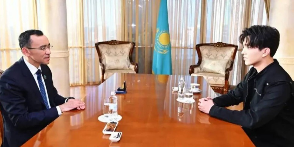 Димаш Құдайбергенге Ізгі ниет елшісі белгісі табысталды